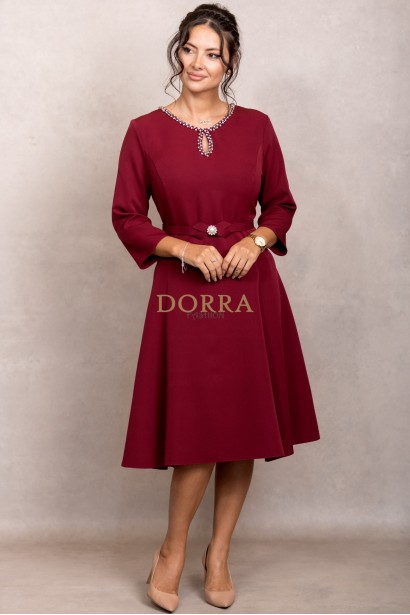 Rochie Monicca grena cu strass-uri la decolteu si curea